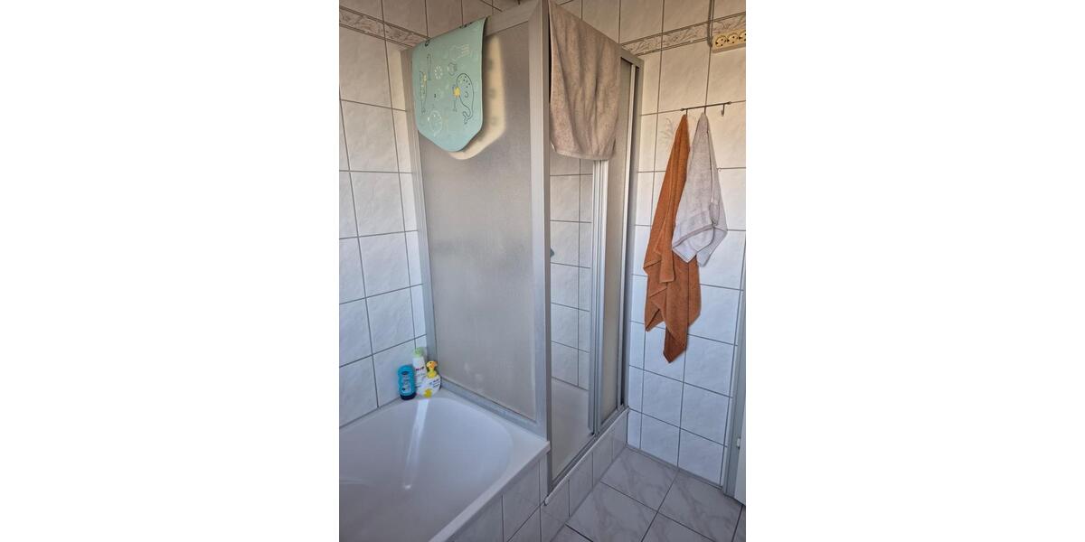 Etagenwohnung Vogt - 5 Zimmer, 120 m&sup2;, 1.050&euro; | Angebot:25421040