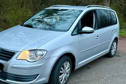 VW Touran 272.000 km 3.800 &euro; Büdingen 63654