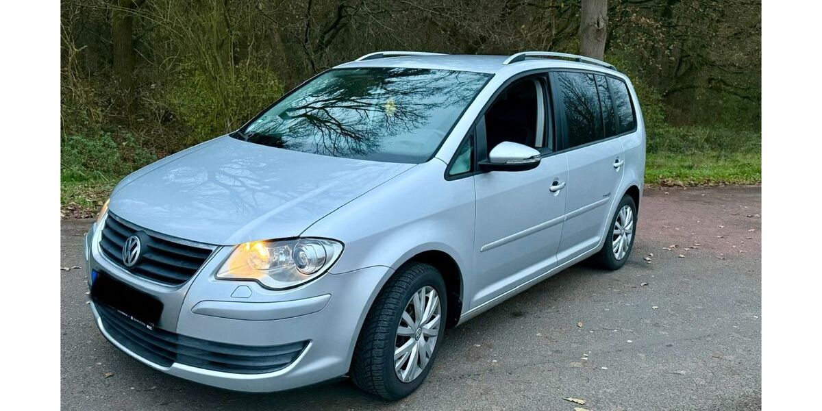 VW Touran 272.000 km 3.800 &euro; Büdingen 63654