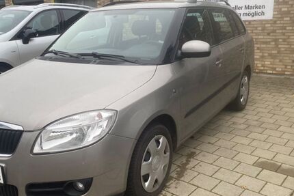 Skoda Fabia 167.569 km 3.990 &euro; Kehl 77694