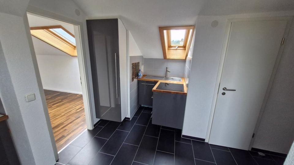 Dachgeschoßwohnung Stuttgart Stuttgart-West - 2.5 Zimmer, 42 m&sup2;, 250.000&euro; | Angebot:26089209