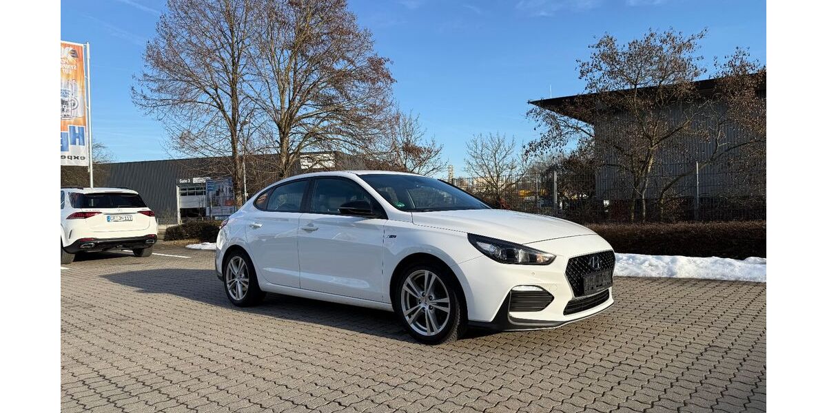 Hyundai i30 137.827 km 12.990 &euro; Satteldorf 74589