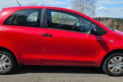 Toyota Yaris 127.000 km 3.865 &euro; Flossenbuerg 92696