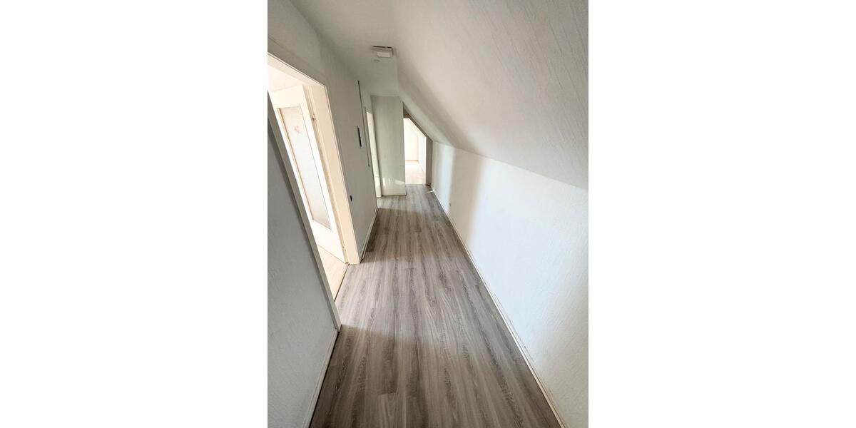 Dachgeschoßwohnung Stadthagen - 4 Zimmer, 95 m&sup2;, 165.000&euro; | Angebot:25856991