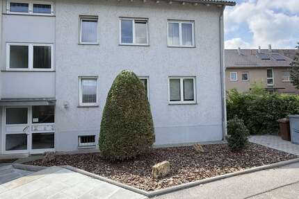Haus Stuttgart Zuffenhausen Zuffenhausen - 10 Zimmer, 200 m&sup2;, 798.000&euro; | Angebot:26699225