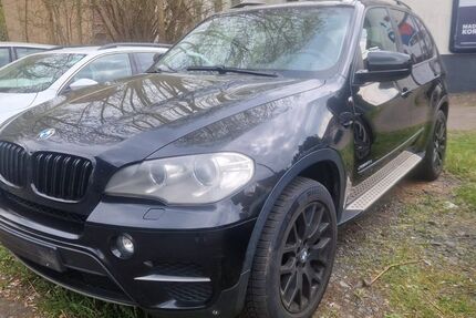 BMW X5 330.000 km 7.900 &euro; Gedern 63688