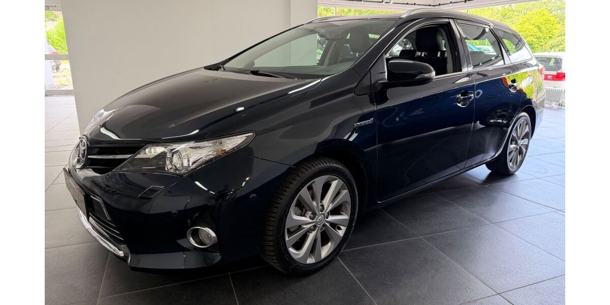 Toyota Auris 60.500 km 12.900 &euro; Stolberg 52224