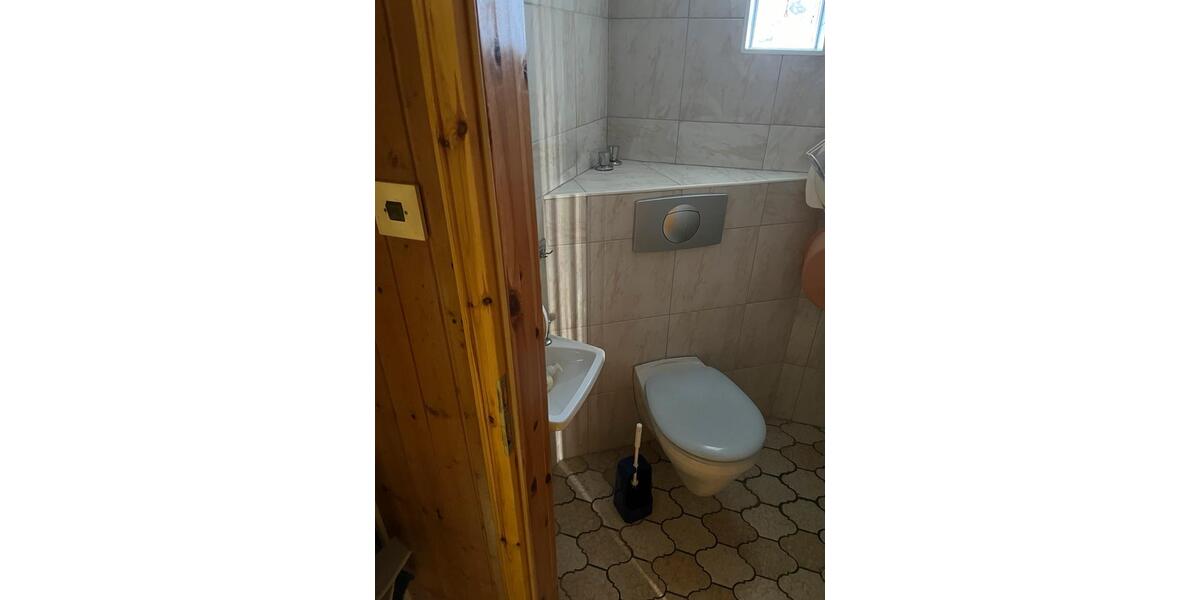 Einfamilienhaus Quierschied - 8 Zimmer, 180 m&sup2;, 240.000&euro; | Angebot:25273287
