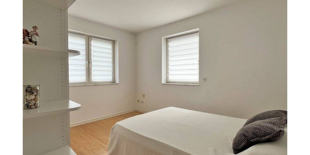 Etagenwohnung Hamburg Wellingsbüttel - 4 Zimmer, 121 m&sup2;, 2.230&euro; | Angebot:26438521