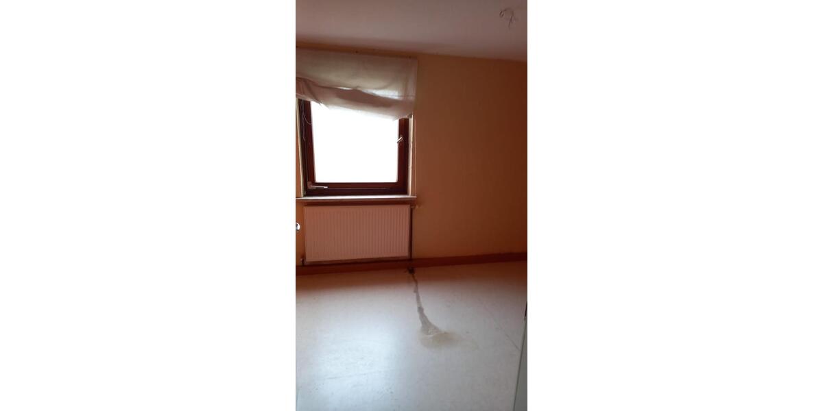 Dachgeschoßwohnung Neustadt bei Coburg - 2 Zimmer, 35 m&sup2;, 200&euro; | Angebot:24474415