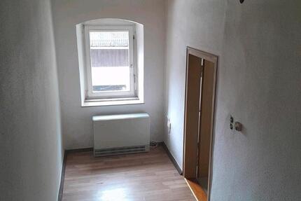 Haus zu Vermieten in 95179 Dürrenweiderhammer 6 zimmer