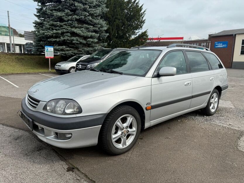 Toyota Avensis 188.258 km 2.499 € Remscheid 42855