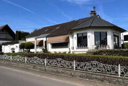 Haus Wittlich / Dorf Dorf - 7 Zimmer, 240 m&sup2;, 549.000&euro; | Angebot:26834812