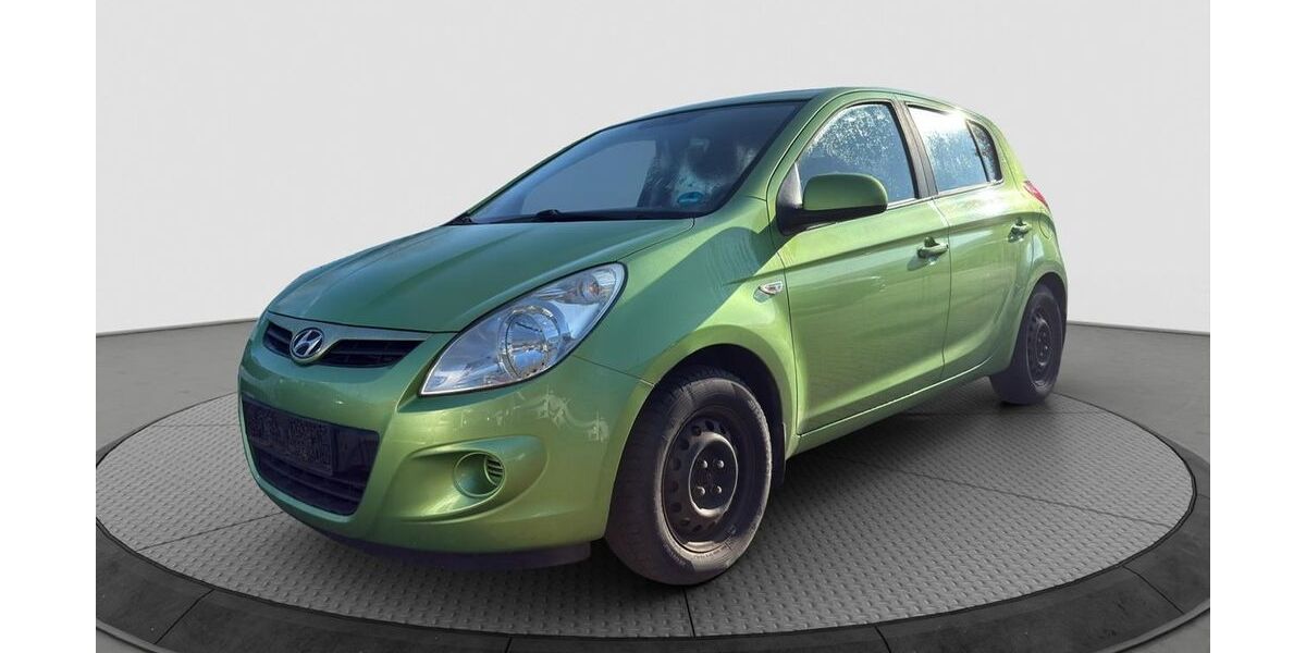 Hyundai i20 143.876 km 1.600 &euro; Neustadt 08223