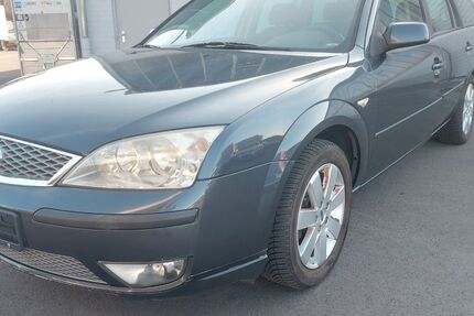 Ford Mondeo 206.000 km 950 &euro; Holzwickede 59439