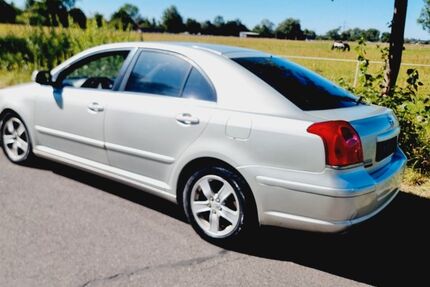 Toyota Avensis 176.887 km 2.200 &euro; Berlin 13629