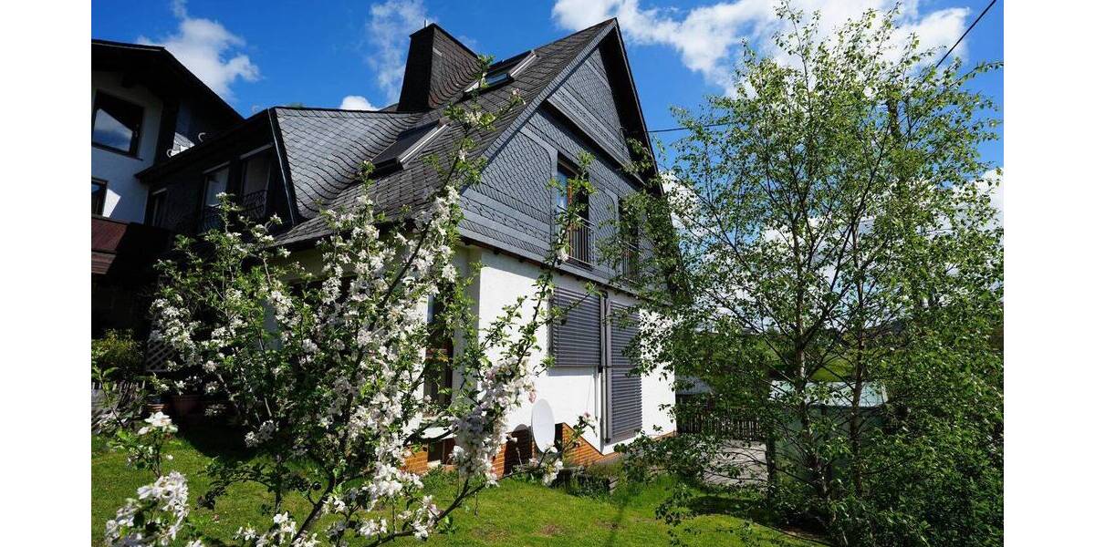 Mehrfamilienhaus, Wohnhaus Bad Berleburg Berghausen - 8 Zimmer, 230 m&sup2;, 359.000&euro; | Angebot:26797567