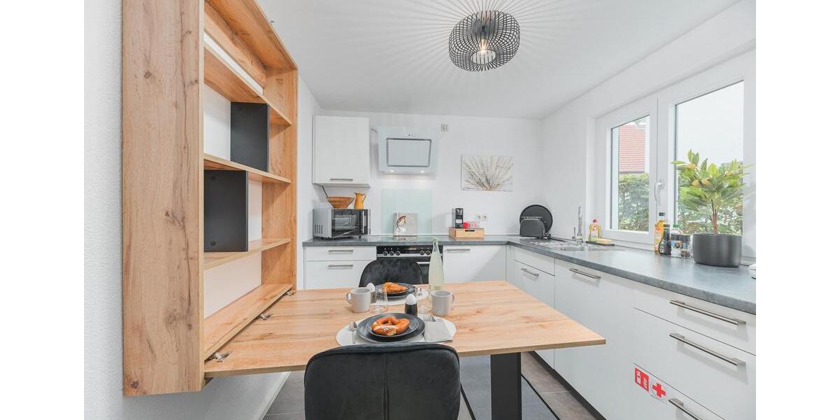 Wunderschönes Einfamilienhaus in Filderstadt Plattenhardt. Vollmöbliert, 3 Schlafzimmer 4 zimmer