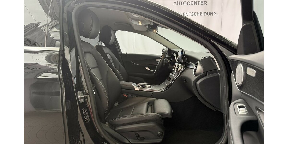 Mercedes-Benz C 180 AVANTGARDE/BURMESTER/KAMERA/HEAD UP/LEDER 72.347 km 23.900 &euro; Villingen-Schwenningen 78054
