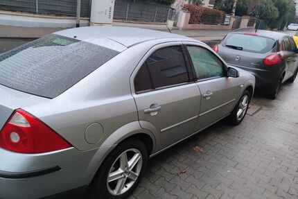Ford Mondeo 187.000 km 1.100 &euro; Frankfurt am Main 60433