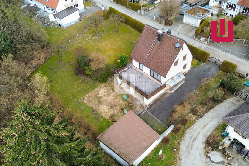 WINDISCH - Großes Baugrundstück mit Altbestand & Baugenehmigung für 4 DHH in Grafrath!