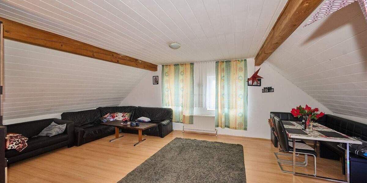 Projekt mit Zukunft: Renovierungsbedürftiges Wohnhaus mit ca. 222 m² Wohnfläche und Garten 6 zimmer