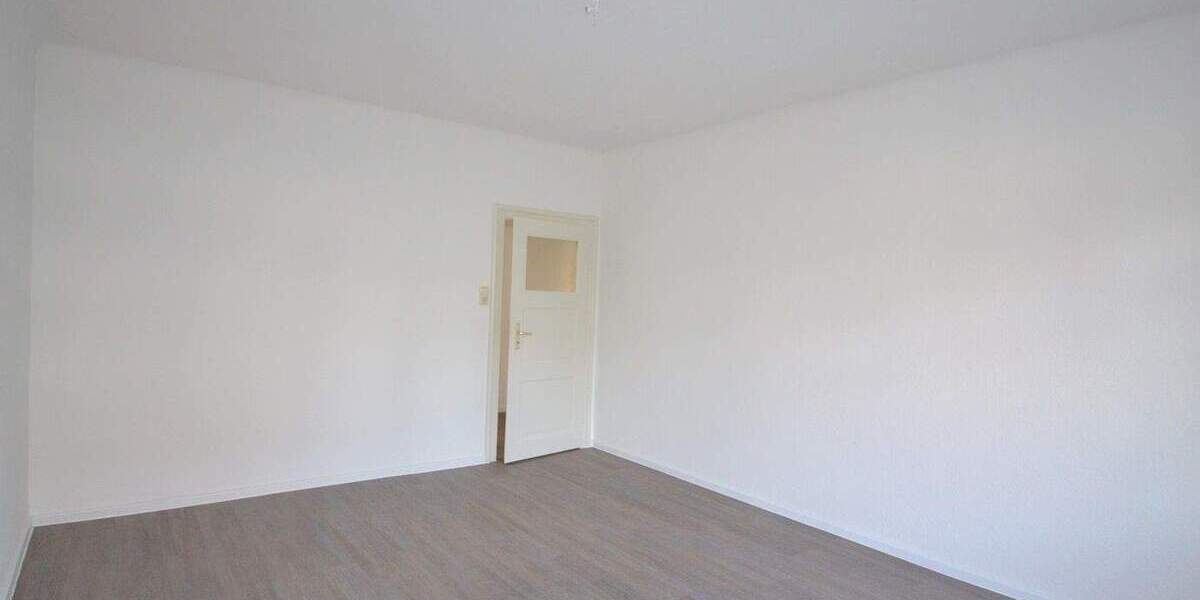 Etagenwohnung Dresden Leuben - 2 Zimmer, 60 m&sup2;, 466&euro; | Angebot:26346030