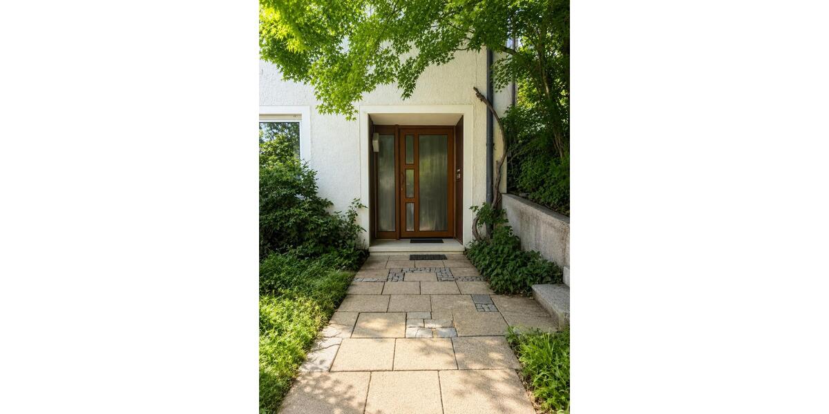 Einfamilienhaus Pfullingen - 8 Zimmer, 179 m&sup2;, 576.000&euro; | Angebot:26757139