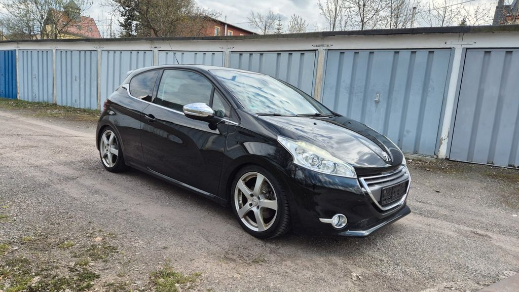 Peugeot 208 120.000 km 5.990 &euro; Frankenberg 09669