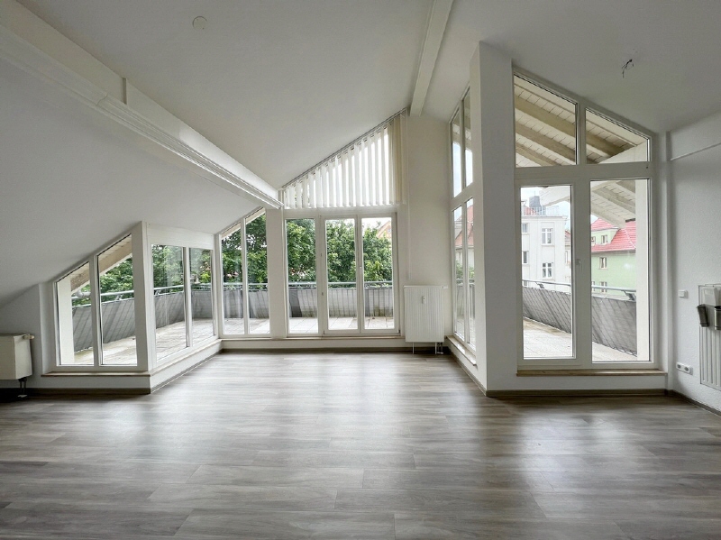 Der Sonne ein Stück näher - 2 Zimmer mit großer Dachterasse - Dachgeschoßwohnung Gotha Mohrenstraße - WE 11 | Angebot:26555000