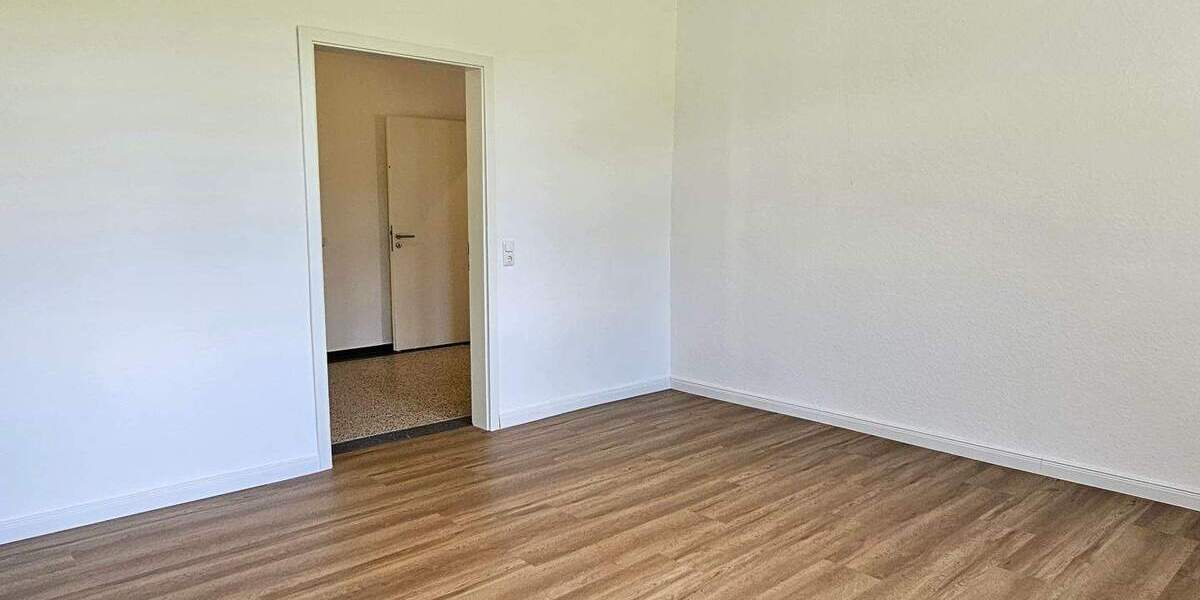 Etagenwohnung Timmaspe - 3 Zimmer, 170 m&sup2;, 1.200&euro; | Angebot:24027270