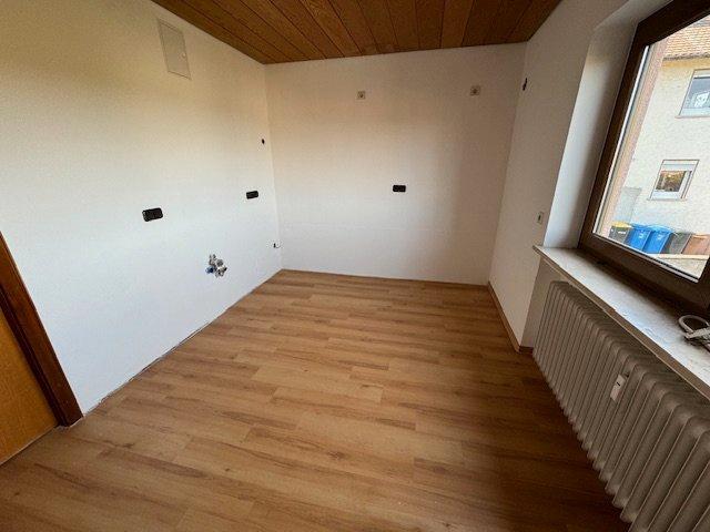Etagenwohnung Neustadt an der Aisch - 4 Zimmer, 120 m&sup2;, 1.115&euro; | Angebot:26705045