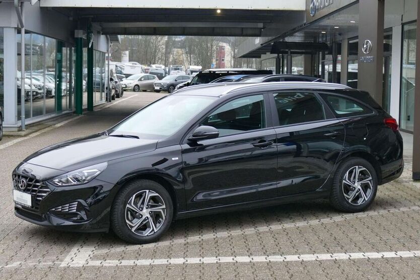 i30