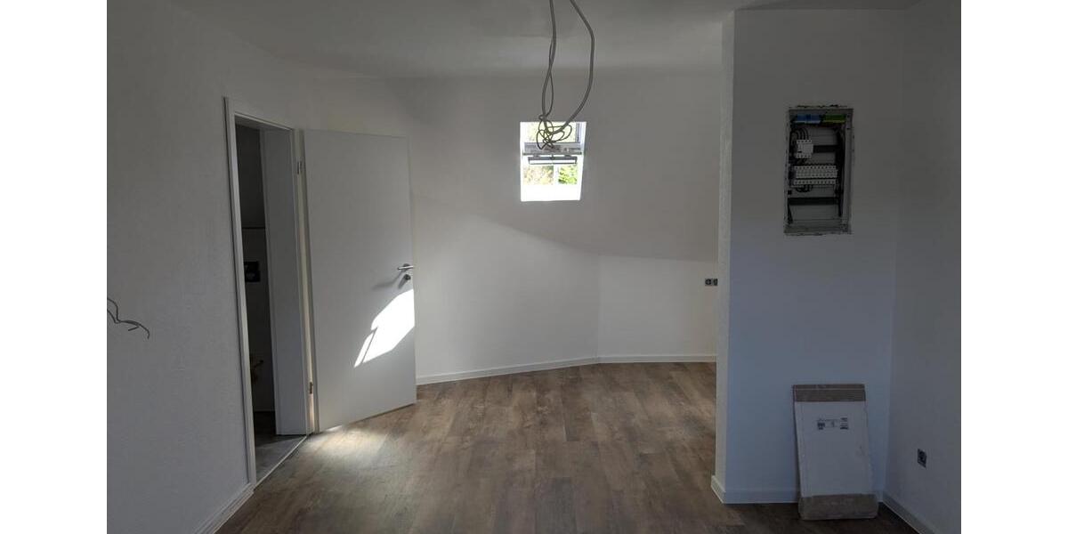 Dachgeschoßwohnung Ottweiler - 2 Zimmer, 53 m&sup2;, 650&euro; | Angebot:26385324