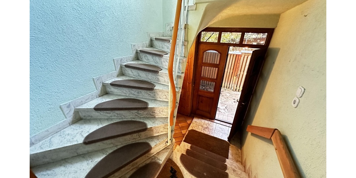 Renovierungsbedürftiges 3-Familienhaus in Rastatt 9 zimmer