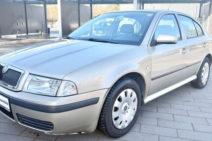Skoda Octavia 99.000 km 2.899 &euro; Potsdam 14480