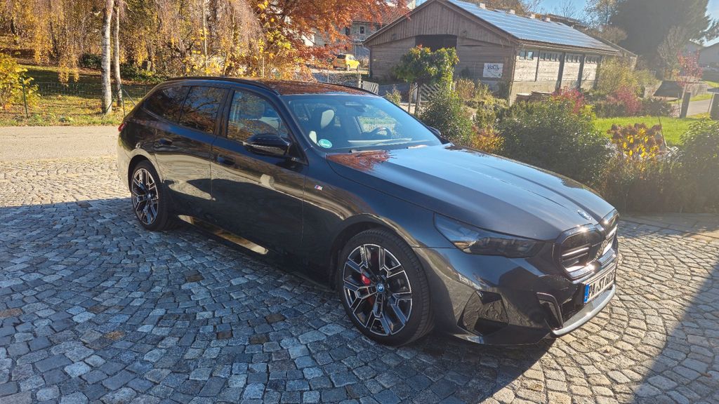 BMW i5 13.500 km 75.800 &euro; Sonnen 94164