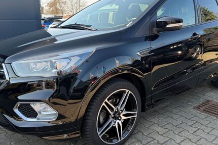 Ford Kuga 67.000 km 19.990 &euro; Dannenberg 29451