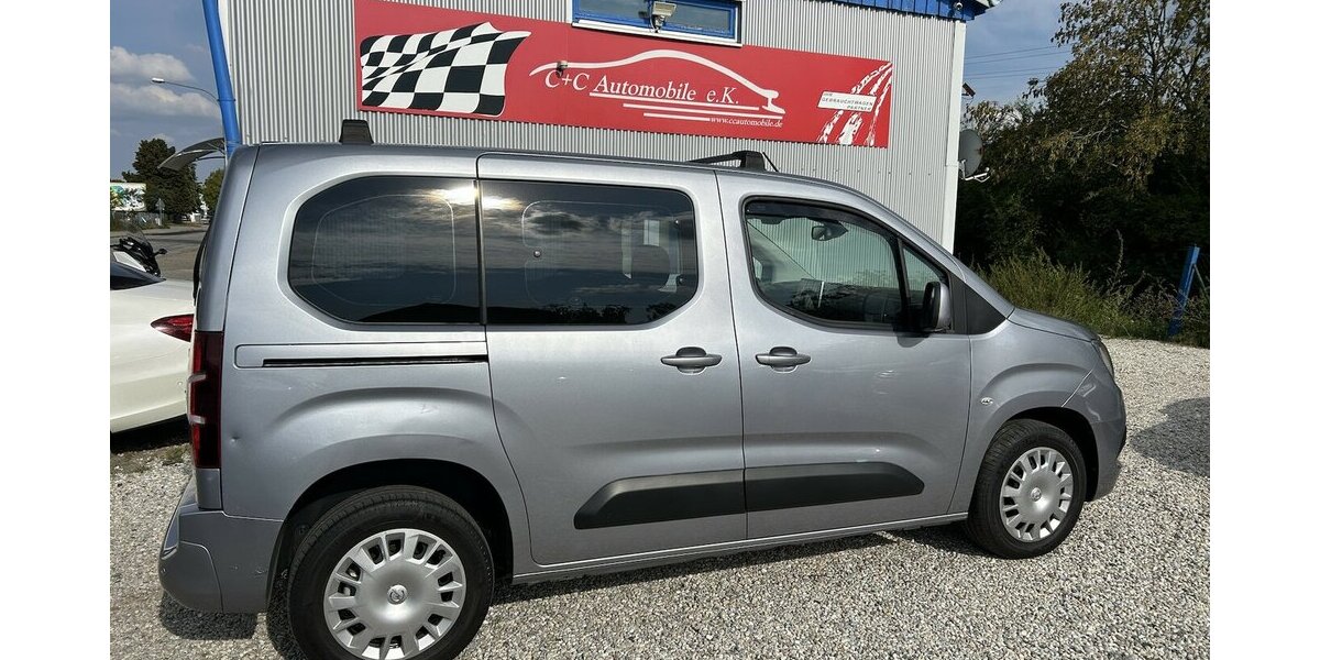 Opel Combo 1.2i Edition 1.HAND Tempomat DAB PDC 54.200 km 15.500 &euro; Altdorf 84032