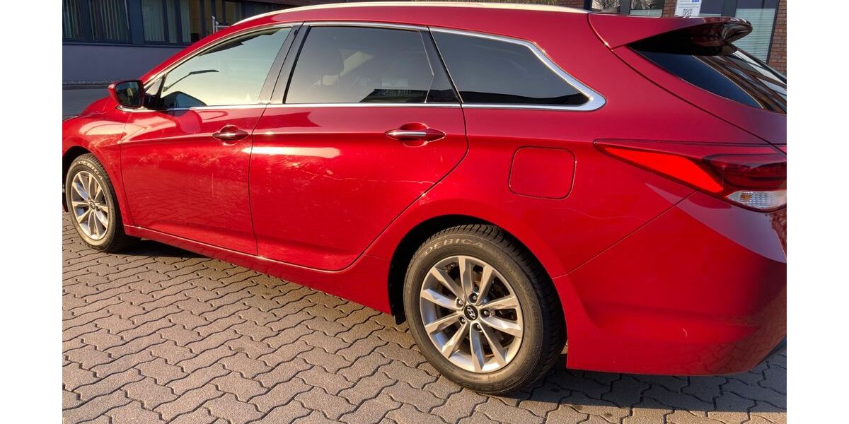 Hyundai i40 112.000 km 12.600 &euro; Kiel 24106