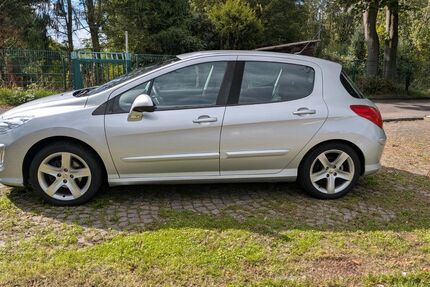 Peugeot 308 121.000 km 3.750 &euro; Köln 51061