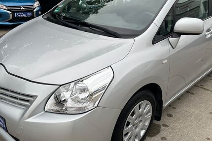 Toyota Verso 73.000 km 10.990 &euro; Dreieich 63303