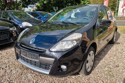 Renault Clio 147.500 km 2.999 &euro; Eberswalde 16225