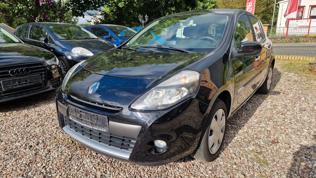 Renault Clio 147.500 km 2.999 &euro; Eberswalde 16225