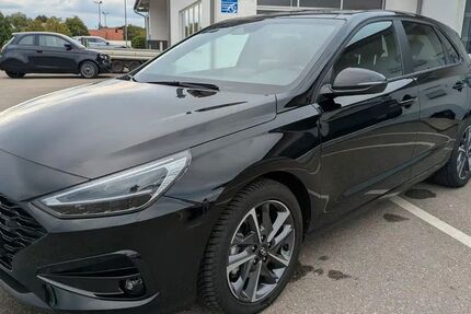 Hyundai i30 21.787 km 21.590 &euro; Dösingen 87679