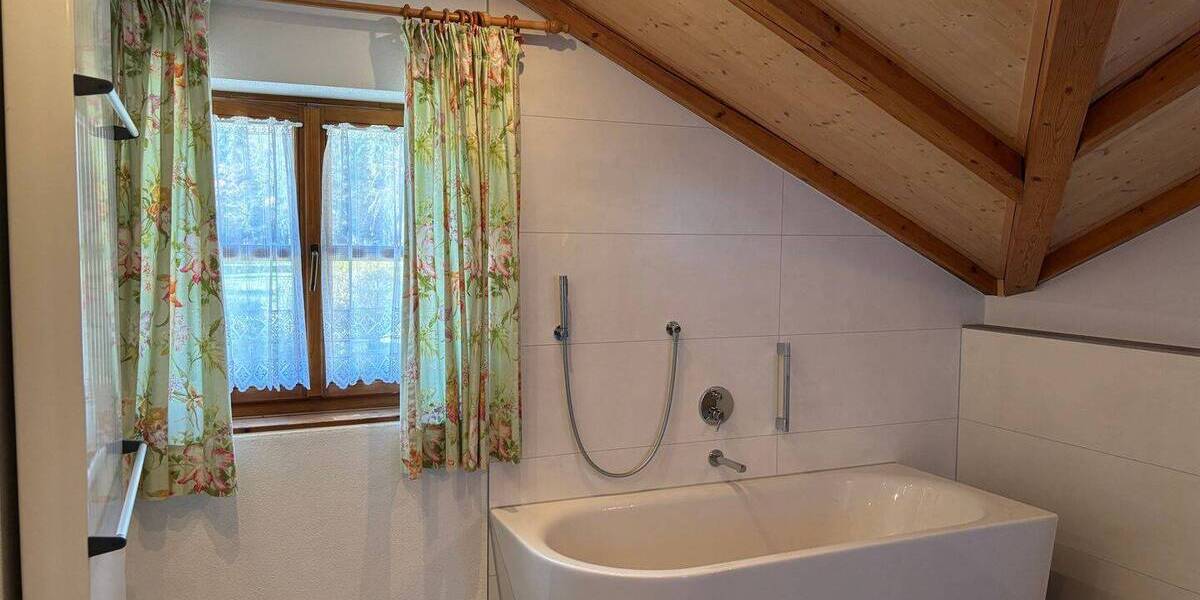 Einfamilienhaus Edling Hart - 6 Zimmer, 200 m&sup2;, 2.200&euro; | Angebot:26853020
