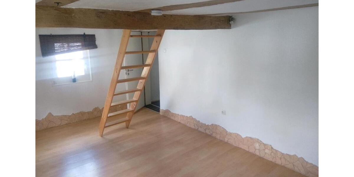 Etagenwohnung Gladenbach - 4 Zimmer, 142 m&sup2;, 1.200&euro; | Angebot:26397959