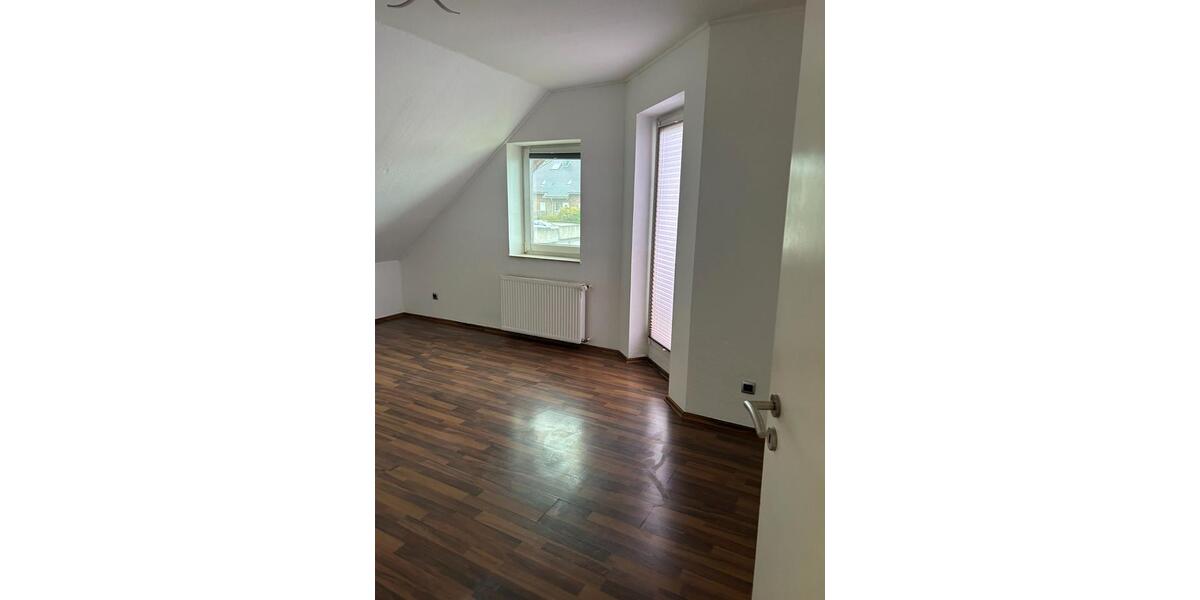 Dachgeschoßwohnung Stolberg (Rheinland) - 4 Zimmer, 116 m&sup2;, 285.000&euro; | Angebot:26351307