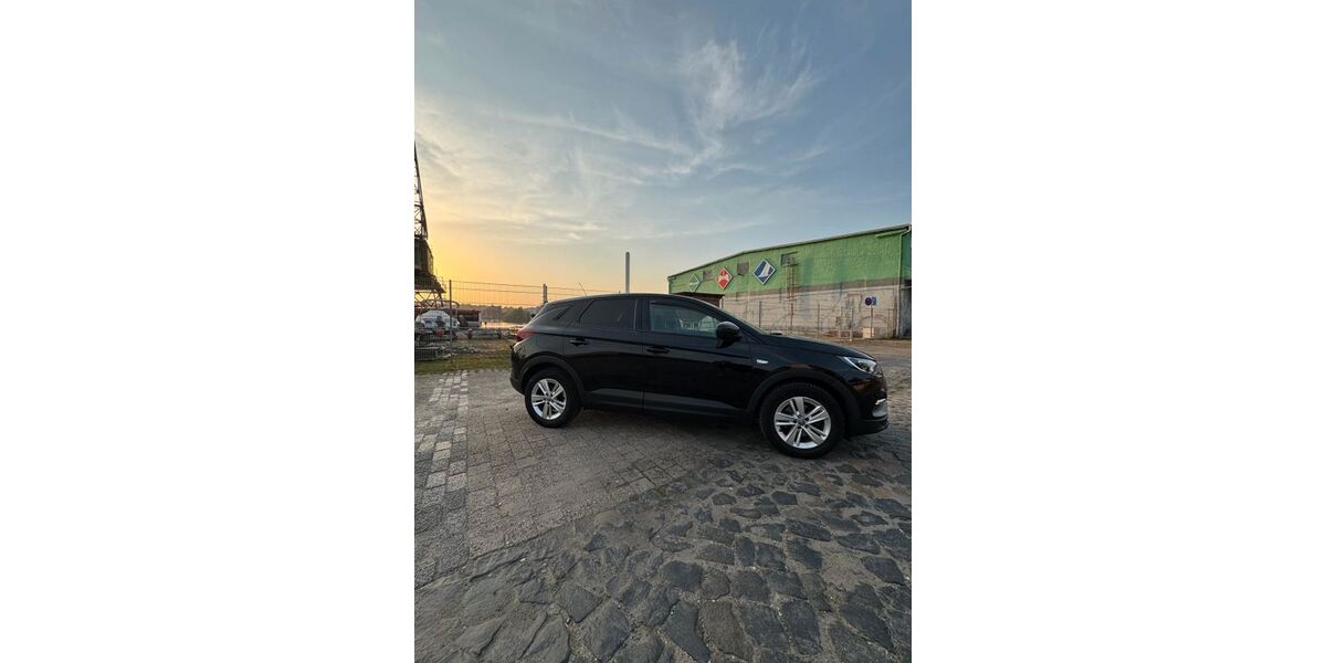 Opel Grandland (X) 114.000 km 13.500 &euro; Flensburg 24944