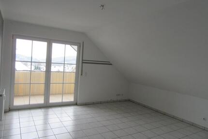 Schöne Dachgeschoss-Wohnung in guter Wohnlage 625 €